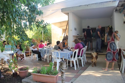 Gidi's Hummus Bar - Visit Kibbutz Dan in Israel