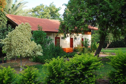 Country Lodge - Visit Kibbutz Mizra in Israel